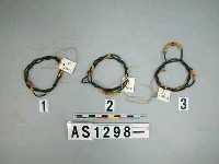 藏品(珠串銅環腕飾)的圖片